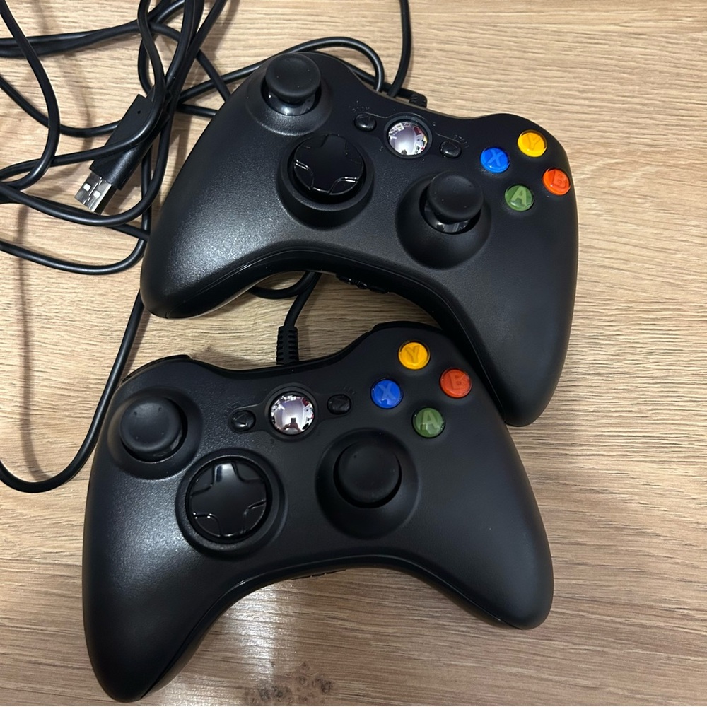 2 Black Wired Gaming Controllers Xbox 360